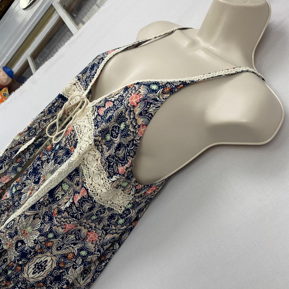 Umgee Boho Flyaway Tie Front Top Medium Floral Crochet Lace Babydoll Festival - Picture 5 of 12